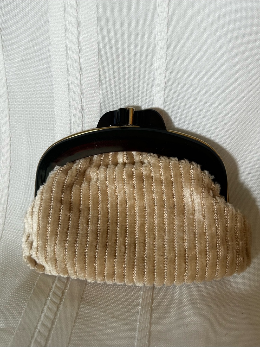 Vintage Wallet Coin Purse Beige Corduroy Black Gold-Tone Kisslock Vinyl